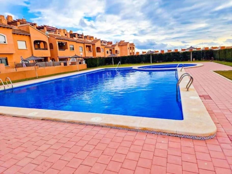 2Bdr Apartment Torrevieja Kültér fotó