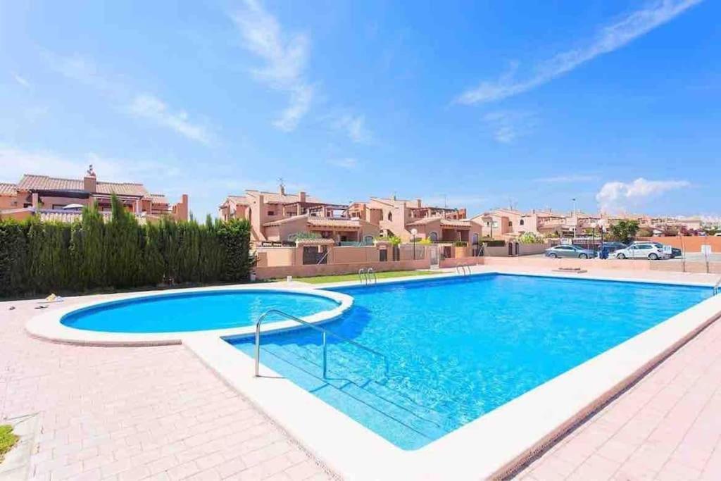 2Bdr Apartment Torrevieja Kültér fotó