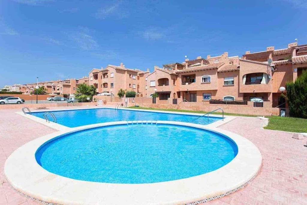 2Bdr Apartment Torrevieja Kültér fotó